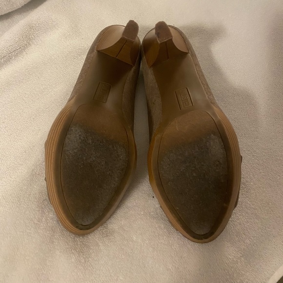 Size 8 heels. Cute as can be. - Picture 3 of 5